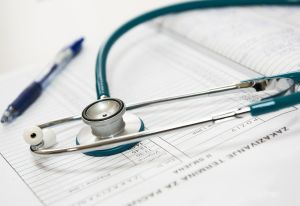 Czy pracodawca powinien podpisać umowę powierzenia z lekarzem medycyny pracy?